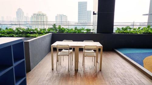 Pancoran Apartamento | Best In Pancoran L'Avenue Apartment By Travelio