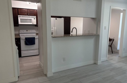 Winchester Condominio | Best Kept Secret! Las Vegas Country Club Golf Course Guard Gated, strip 1.5 mile