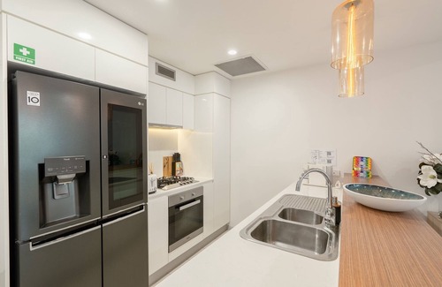 Spring Hill Apartamento | Best Location 2-Bed with Gym, Pool 7-min From CBD