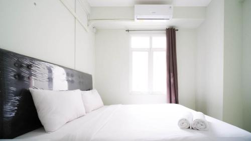 Surabaya Apartamento | Best Location and Comfy 2BR at Bale Hinggil Apartment By Travelio