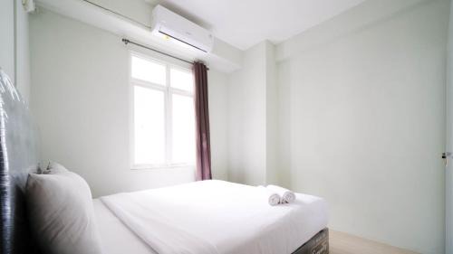 Surabaya Apartamento | Best Location and Comfy 2BR at Bale Hinggil Apartment By Travelio