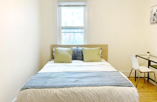 Riverside Apartamento | Best Location At Harvard University! 4 Bedroom Apartment! Two Units Available!