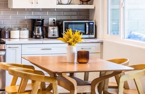 Fountain Valley Casa | Best location! Charming staycation w/ pool, Near Disney, Sleeps 10
