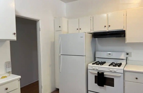 Pico - Robertson Apartamento | Best location, Corner, Chic 2-bedroom with WiFi, AC in beautiful Los Angeles