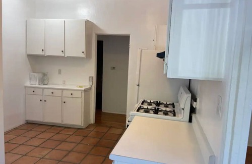 Pico - Robertson Apartamento | Best location, Corner, Chic 2-bedroom with WiFi, AC in beautiful Los Angeles
