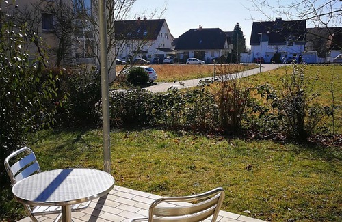 Hofheim am Taunus Apartamento | La mejor ubicación, apartamento de diseño en planta baja con jardín de 60m²