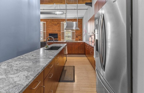 Wholesale District Apartamento | Best Location for Conventions, Sports, & Nightlife