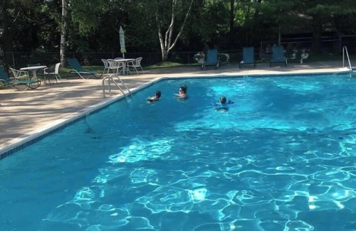 Manchester Casa | Best location fresh Manchester townhome, pool, view!