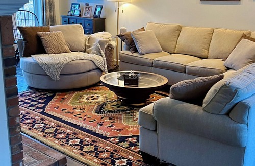 Manchester Casa | Best location fresh Manchester townhome, pool, view!