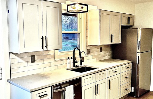Madison Casa | Best location in Ohio's wine country! Minutes to all wineries, Spire, & GOTL!