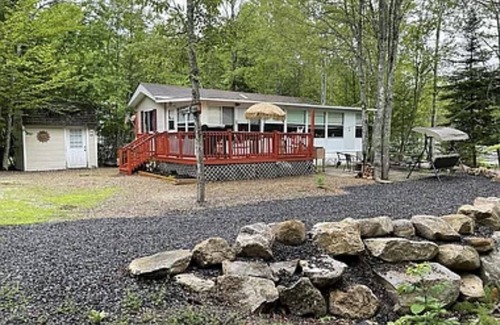South Casco Alquiler De RV | Best location in point Sebago! Walk to beach and restaurants!