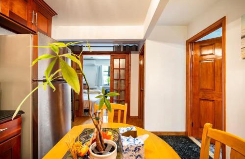 Queens Casa | BEST LOCATION IN QUEENS, Everything is near by, PRIVATE ROOM