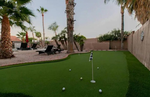 Village Estates Casa | Best Location in Scottsdale, 8 Bedroom House, Heated Pool, Spa, Game room, BBQ, Putting Green