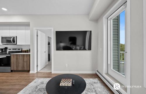Inglewood Casa | Best Location Inglewood with 2 Bedrooms and Heated Underground Parking
