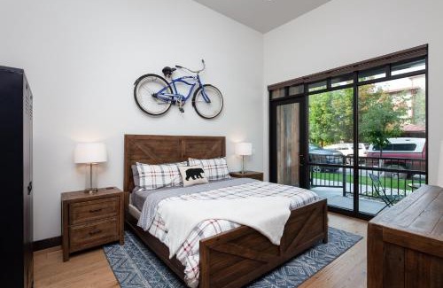 Whitefish Casa | BEST Location, Large & Modern, Glacier Avails!