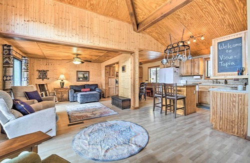 Valley Creek Run Cabina | Best Location - Maggie Valley Cabin w/ Hot Tub!
