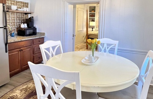 Harpers Ferry Apartamento | Best location! The Ohio Suite @ historic 1799 Inn