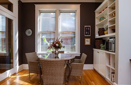 Summit Hill Casa | Best Location! Walk, Shop & Eat on Summit, Grand & Selby; Sleeps 15!