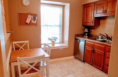Overland Park Casa | La mejor opción de alojamiento en Overland Park, KS