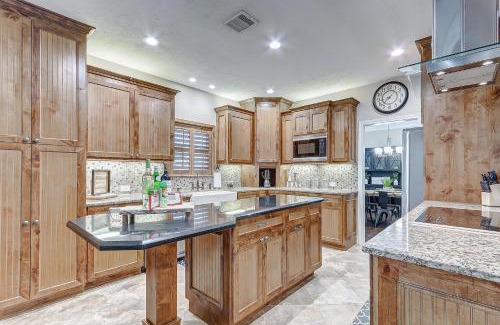 Walden on Lake Conroe Casa | Best of Lake Conroe - Sleeps 16 - Lakefront Memories