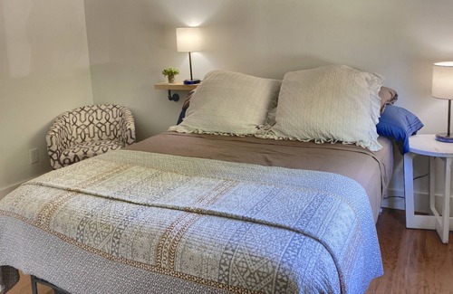 North Charlotte Apartamento | Best of Noda for 5 Guests. Vegan Dining, Wifi, Off Street Parking