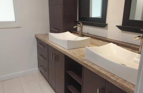 South Corals Casa | Best of Oakland Park, with heated enclosed pool