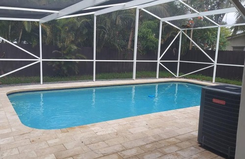 South Corals Casa | Best of Oakland Park, with heated enclosed pool