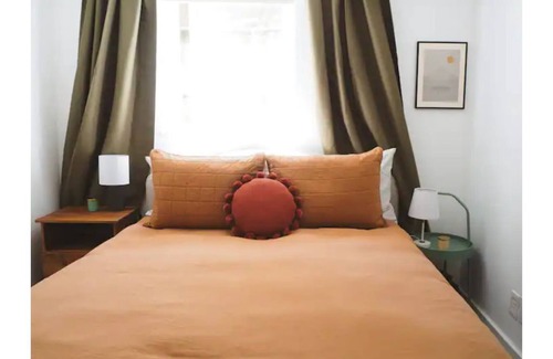 North Admiral Apartamento | Best of West Seattle! - 2BR Walking Distance to Alki, Water Taxi to Downtown SEA