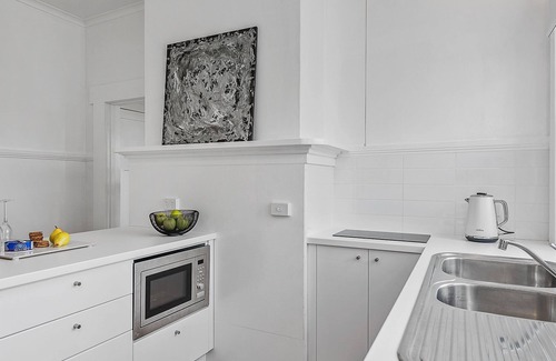 North Hobart Casa | La mejor ubicación, zona de cafetería y restaurante, estacionamiento gratuito para 2 autos, capacidad para 8 personas.