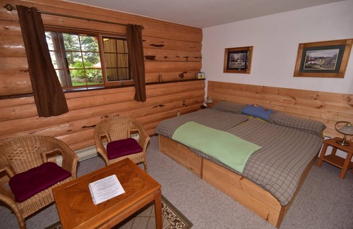 Deka Lake Casa | Best place for trail rides and canoeing / fishing