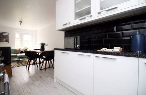 Cribbs Causeway Casa | Best place to stay in Bristol