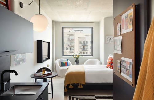 Williamsburg Hotel | Best Place to Stay in New York! Pets Allowed, Near Empire State Building