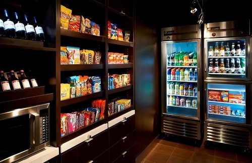 Auburn Hills Hotel | Best Place to Unwind! THREE Modern Units, Pet-friendly, Indoor Swimming Pool!