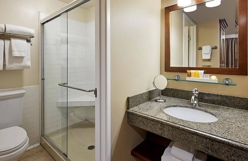 Coronado Hotel | Best Place to Unwind! Comfortable Unit, Onsite Pool, Parking & Beach Access!