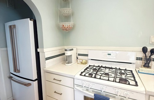 Fulton Heights Casa | Charming home near Reeds Lake, Aquinas College, Downtown GR and Medical Mile