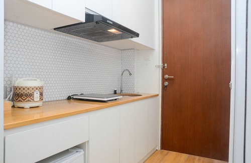 Kayu Putih Apartamento | Best Studio Room with Wall Bed Tifolia Apartment