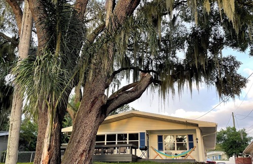 Winter Haven Casa | Best sunsets in Winter Haven. Lakefront home 5 minutes from downtown!