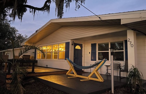 Winter Haven Casa | Best sunsets in Winter Haven. Lakefront home 5 minutes from downtown!