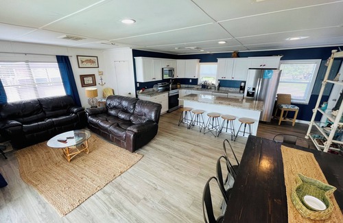 Cedar Lane Casa | Best Texas Fishing, Waterfront with a Swimming Pool and Pet Friendly