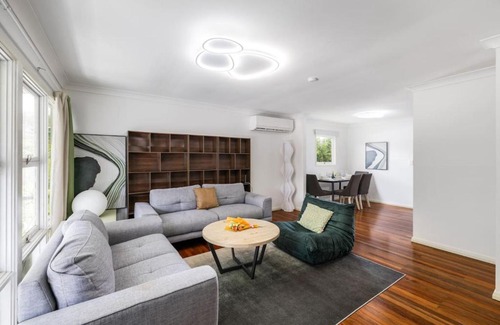 Nathan Casa | Best Value 4Beds Home Near Shops, Cafes and Forest