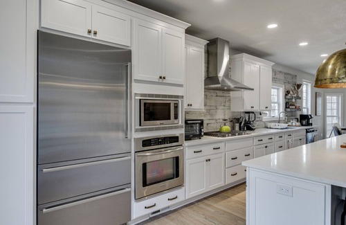 Gainesville Casa | Experience the Awesome Lake Lanier Lifestyle!