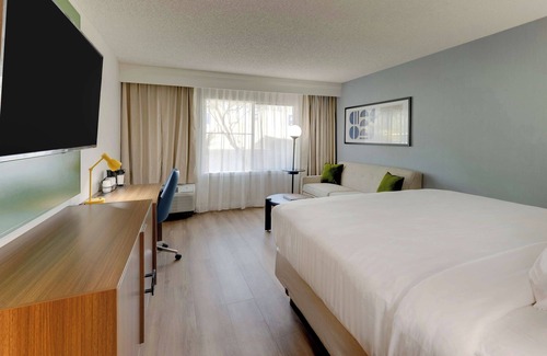 Mayo Clinic Hotel | Best Value, Quality Stay! w/ Pool, Near Rio Montana Park, Pet-Friendly