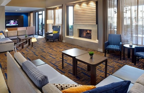 Mayo Clinic Hotel | Best Value, Quality Stay! w/ Pool, Near Rio Montana Park, Pet-Friendly