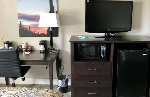Bethlehem Casa | Best Value, Quality Stay! Outdoor Pool, Parking Onsite, Breakfast, Pets Allowed