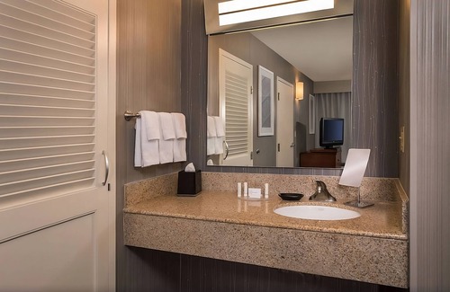 Columbia Hotel | Best Value, Quality Stay! Near Hyper Kidz, Pets are Allowed Here, w/ Pool!