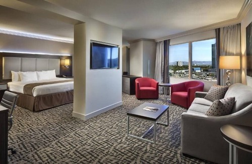 Gateway District Casa | Best Vegas Find! Spacious Suite, 2 Pools, Close to Fremont Street Experience!