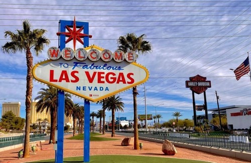 Gateway District Casa | Best Vegas Find! Spacious Suite, 2 Pools, Close to Fremont Street Experience!