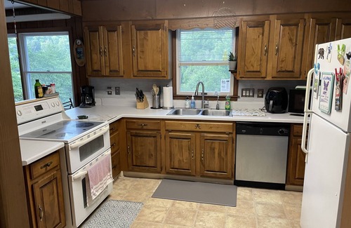 Bat Cave Casa | 5 minutes to Chimney Rock State Park. Best View in Bat Cave