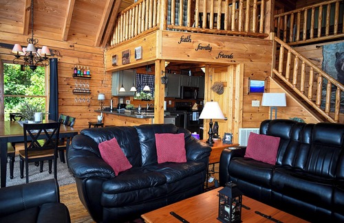 Bostic Cabina | ¡La mejor vista en Carolina del Norte, totalmente privada! Burn Pit, mesa de billar, Air Hockey!
