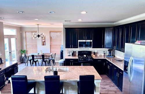 Stone Oak Casa | Best View in SATX! Exclusive Hilltop Gem|POOL|HTub